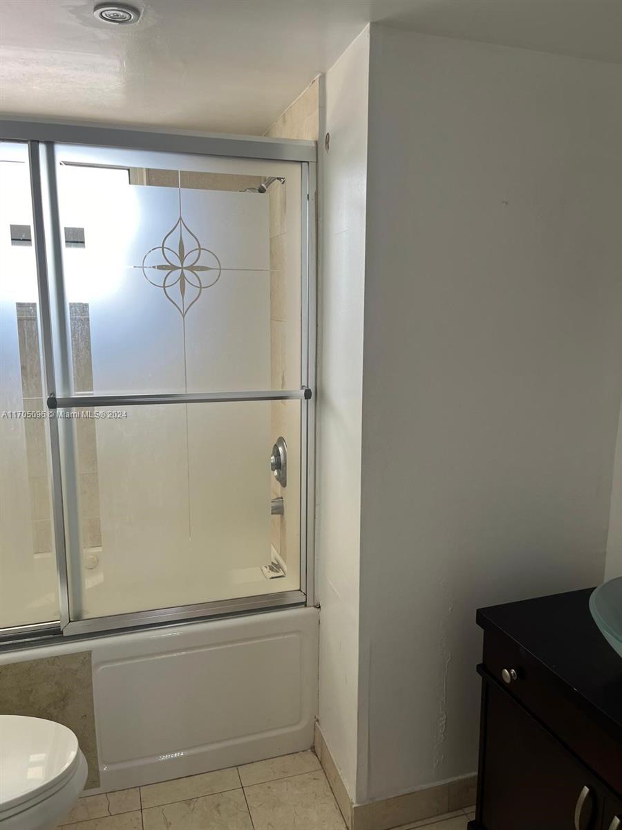 See details 205 1 / 2 873 sq. ft. $ 2025-12-09 0 Photo