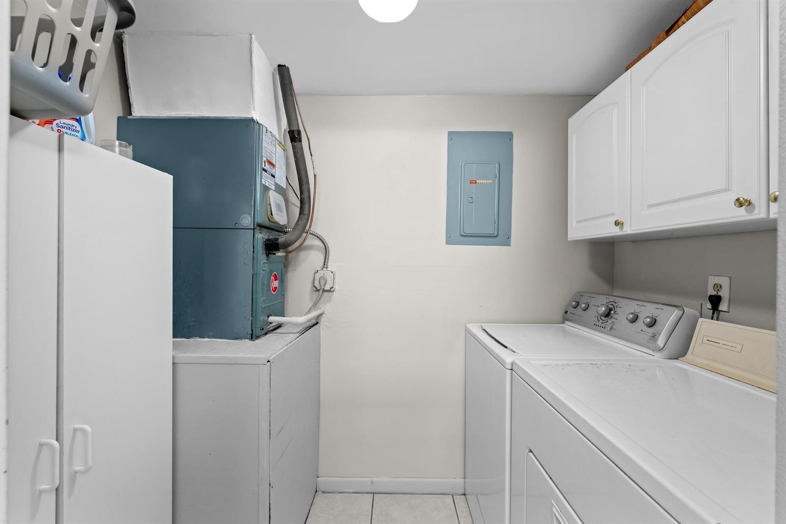 Ver detalles A-2 2 / 2 924 sq. ft. $ 2026-06-06 0 foto