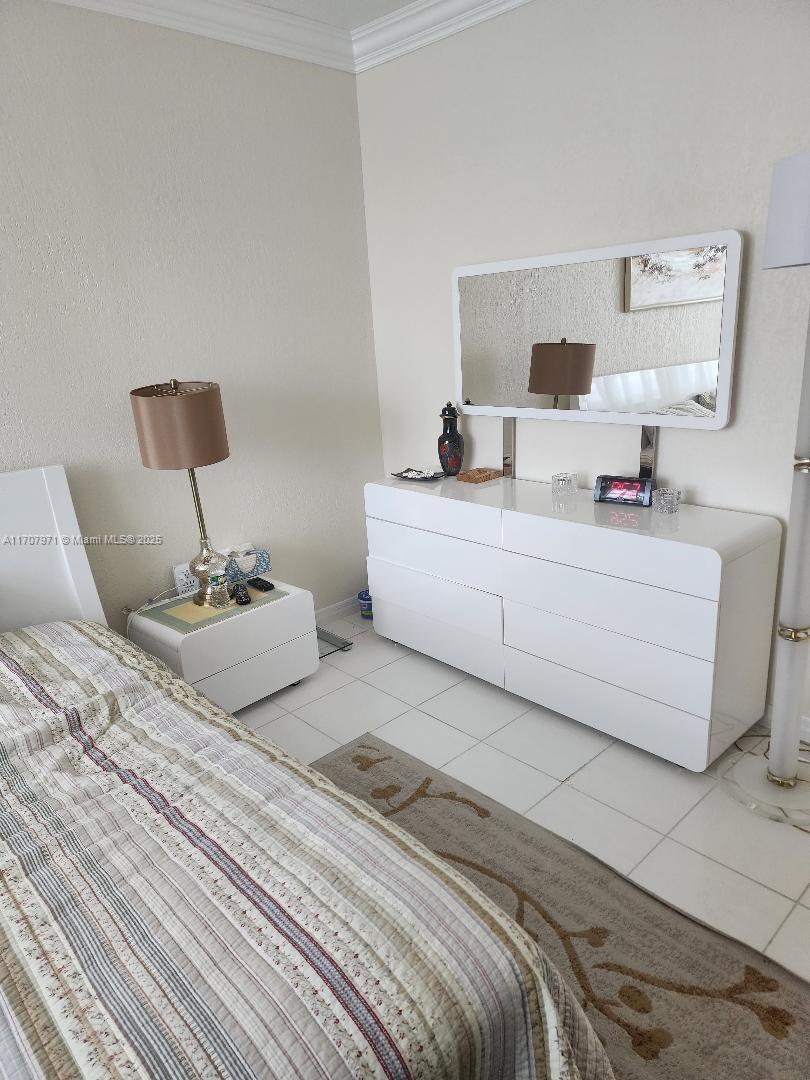 See details 22L 1 / 2 870 sq. ft. $ 2025-07-26 0 Photo
