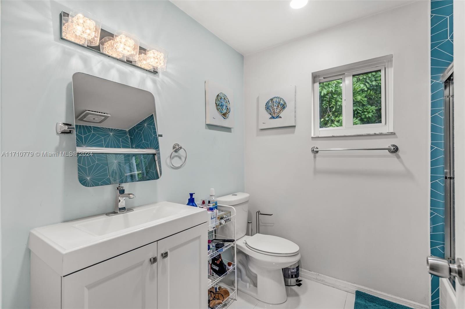 6707 4 / 2 1772 sq. ft. $ 2025-08-14 0 foto
