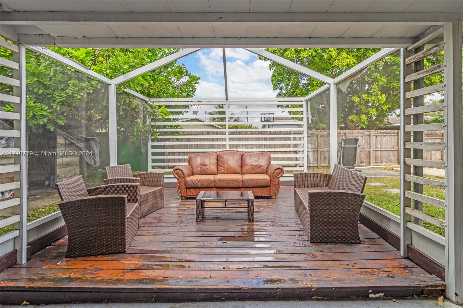 6707 4 / 2 1772 sq. ft. $ 2025-08-14 0 foto