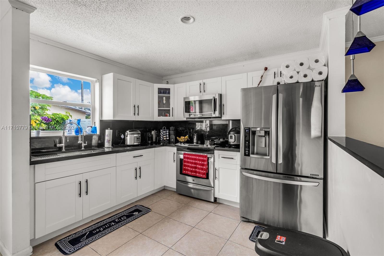 6707 4 / 2 1772 sq. ft. $ 2025-08-14 0 foto
