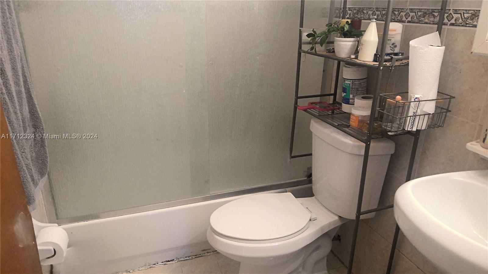 See details 8190 4 / 3 2250 sq. ft. $ 2025-07-09 0 Photo