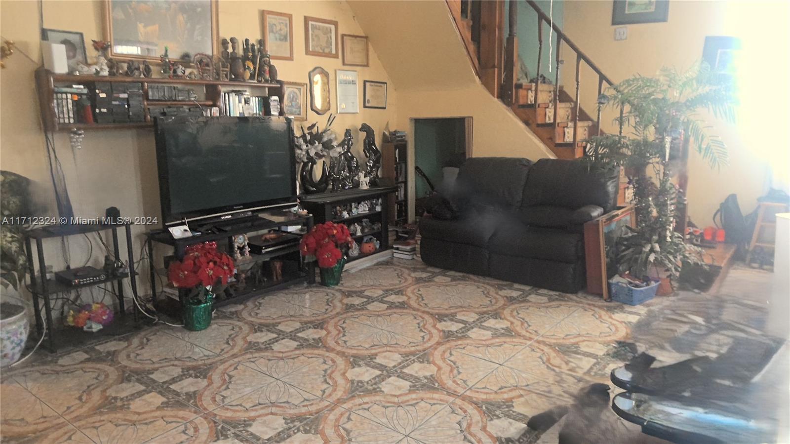 See details 8190 4 / 3 2250 sq. ft. $ 2025-07-09 0 Photo