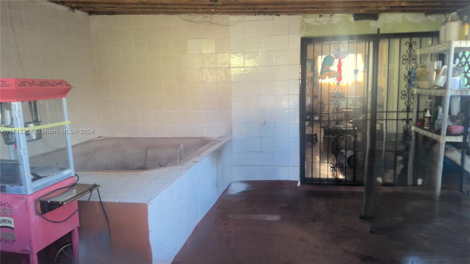 See details 8190 4 / 3 2250 sq. ft. $ 2025-07-09 0 Photo