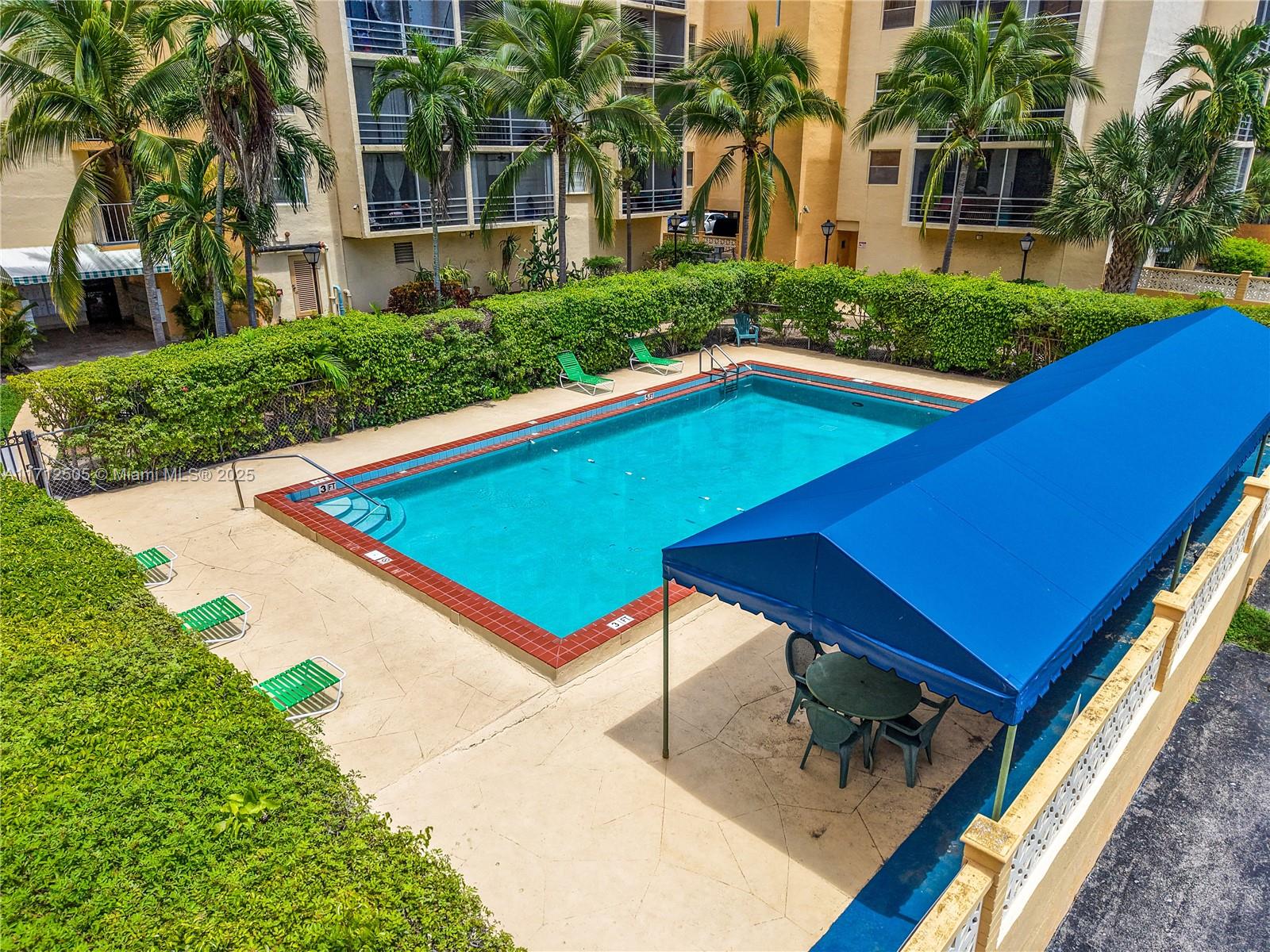 4B 1 / 2 808 sq. ft. $ 2025-09-12 0 foto
