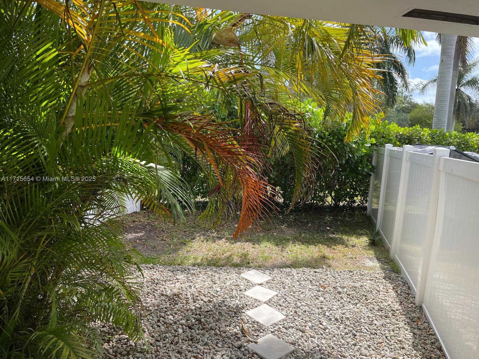 See details / 2822 sq. ft. $ 2025-08-12 0 Photo