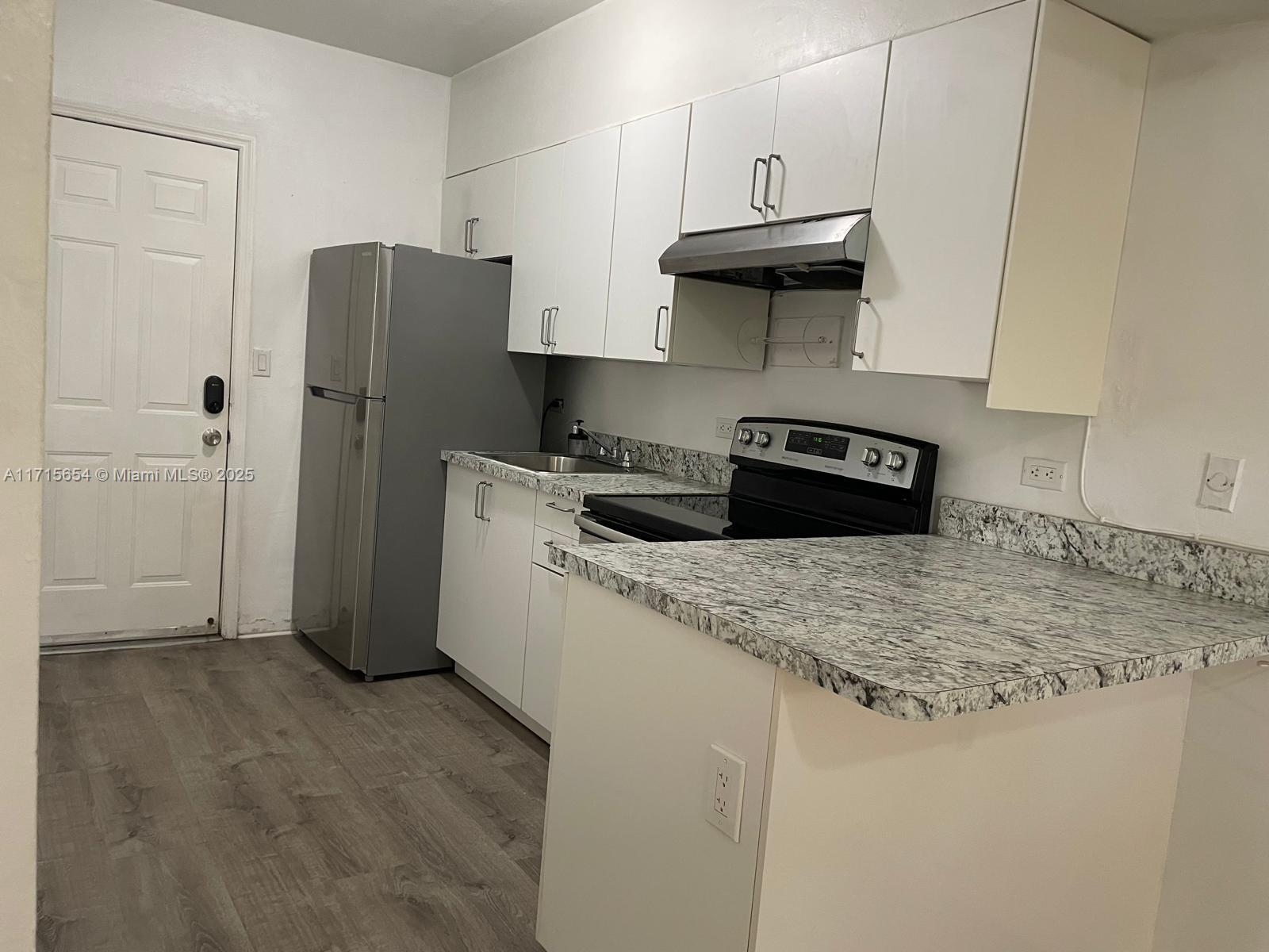 See details / 2822 sq. ft. $ 2025-08-12 0 Photo