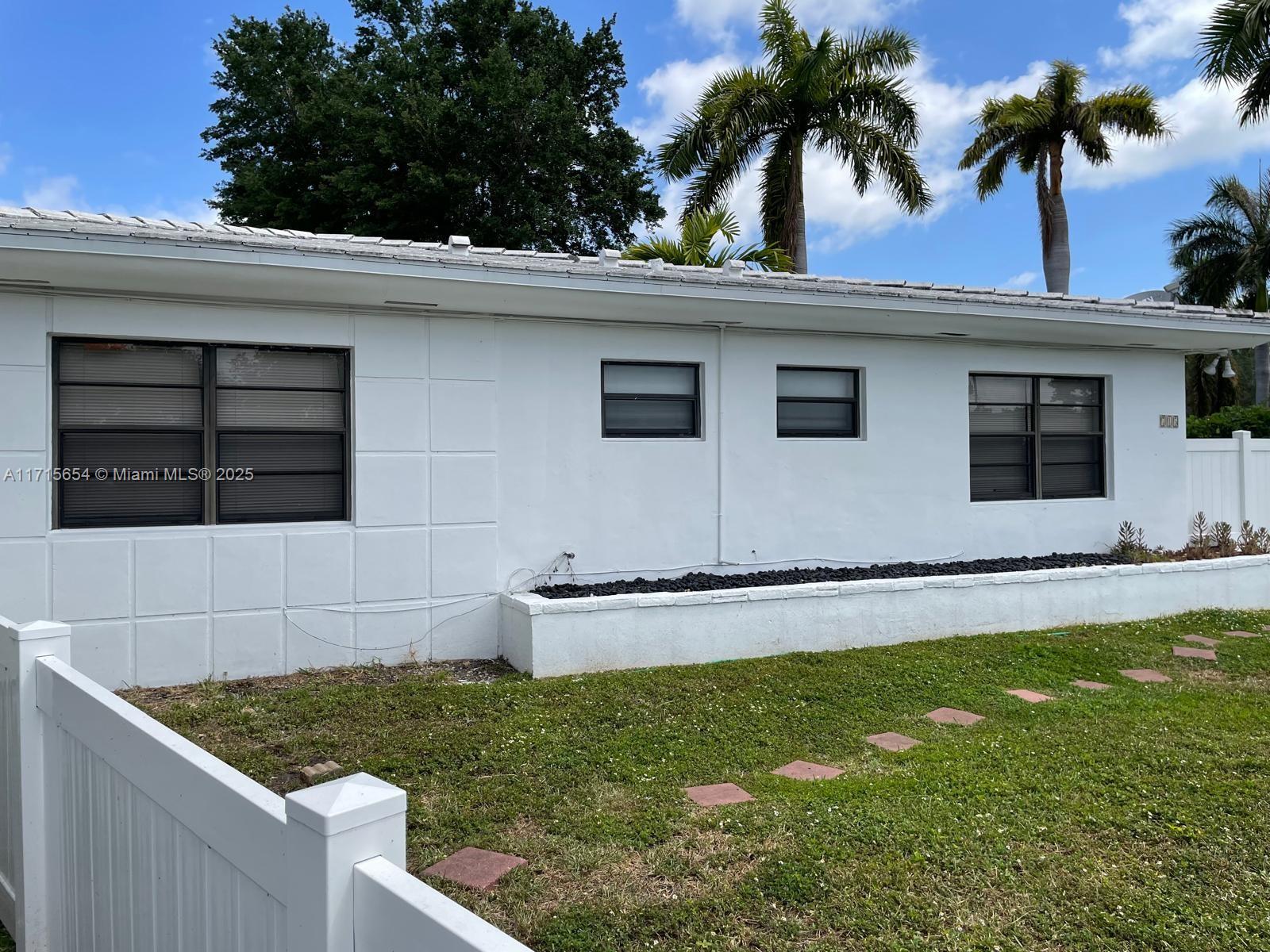 See details / 2822 sq. ft. $ 2025-08-12 0 Photo