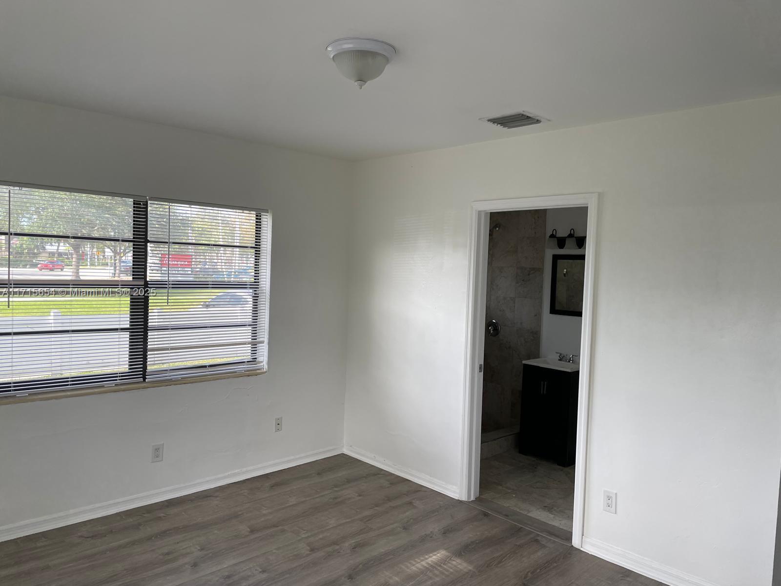 See details / 2822 sq. ft. $ 2025-08-12 0 Photo