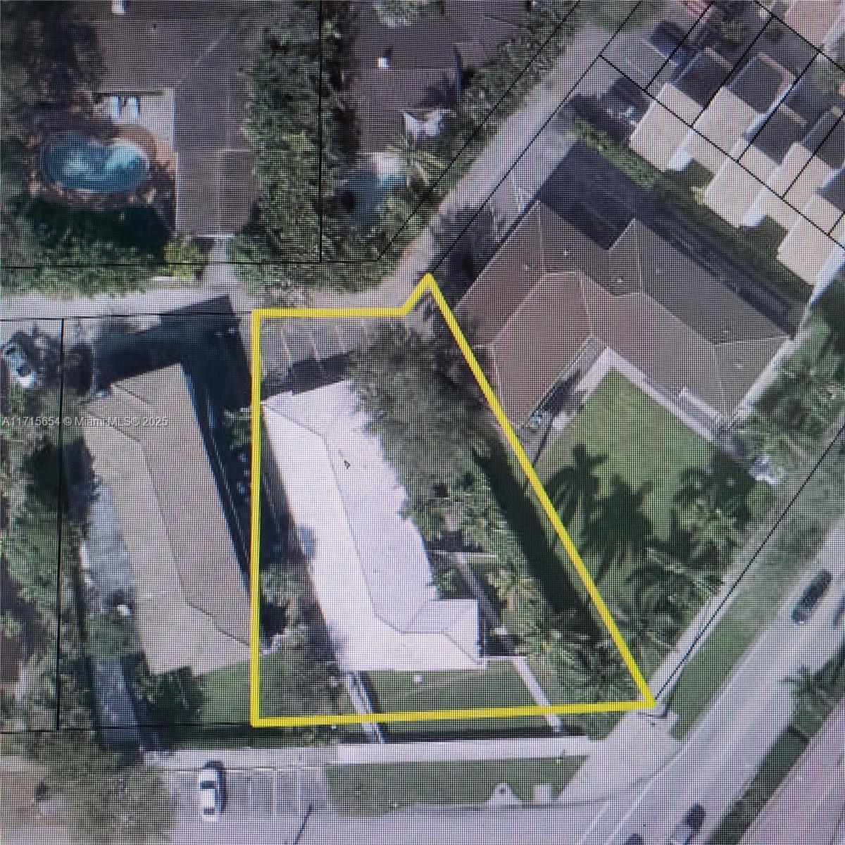 See details / 2822 sq. ft. $ 2025-08-12 0 Photo