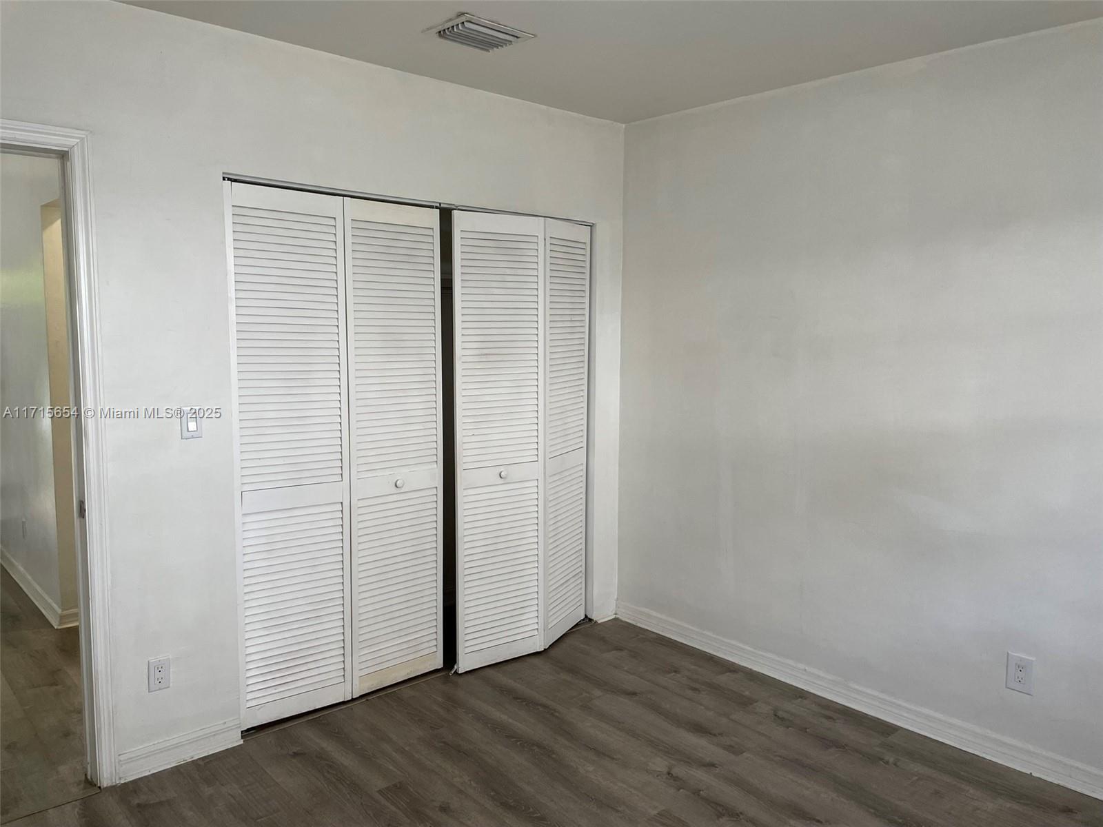 See details / 2822 sq. ft. $ 2025-08-12 0 Photo