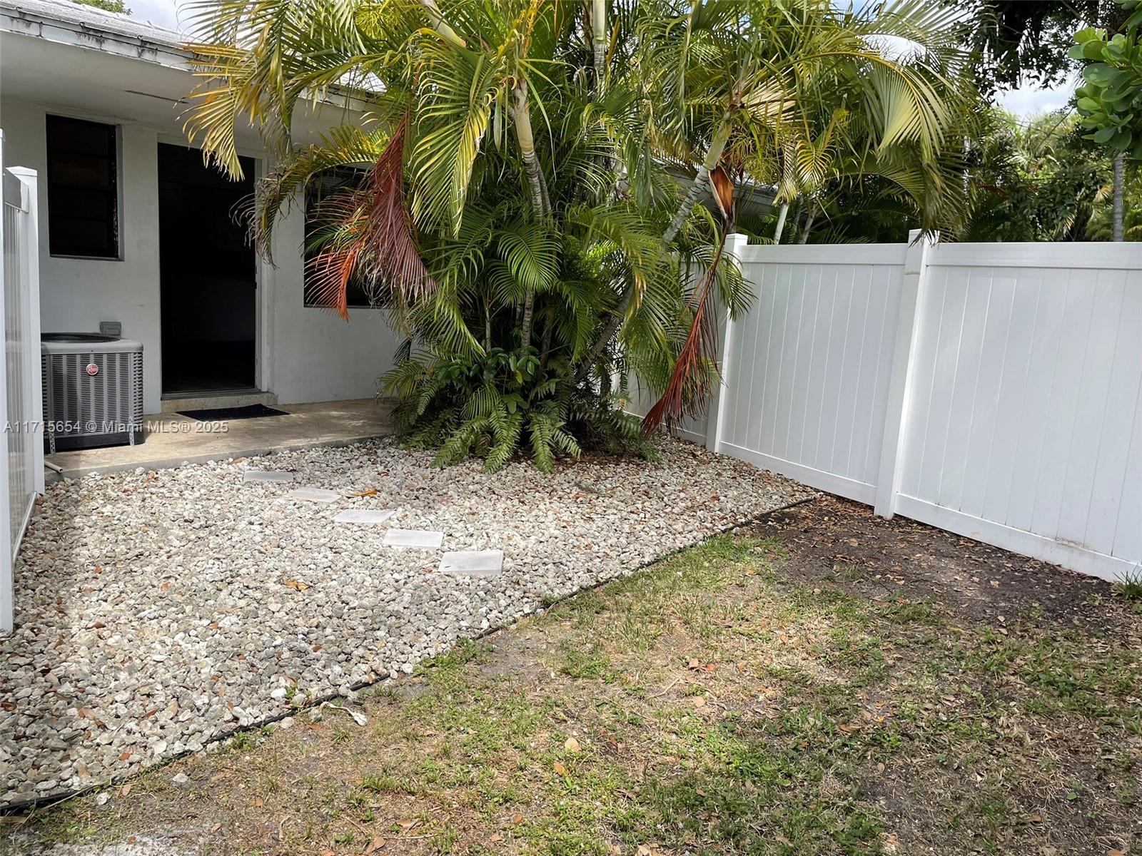 See details / 2822 sq. ft. $ 2025-08-12 0 Photo