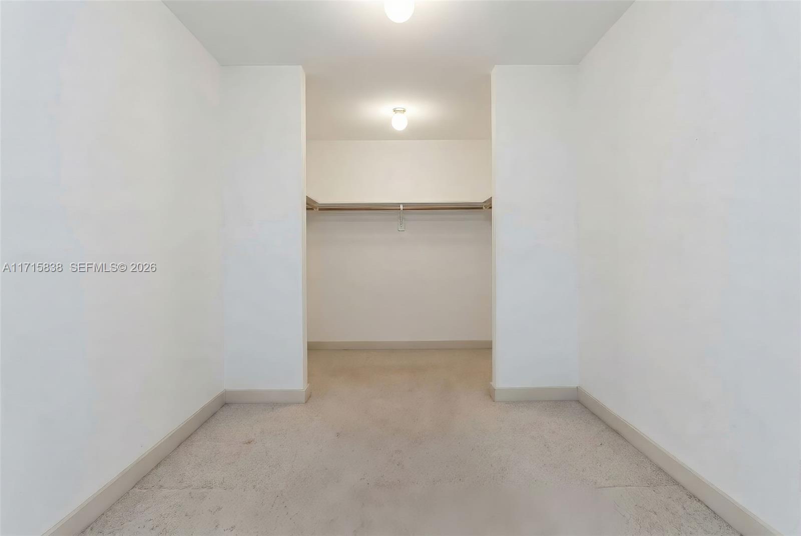 4956 5 / 4 3418 sq. ft. $ 2025-11-18 0 Photo