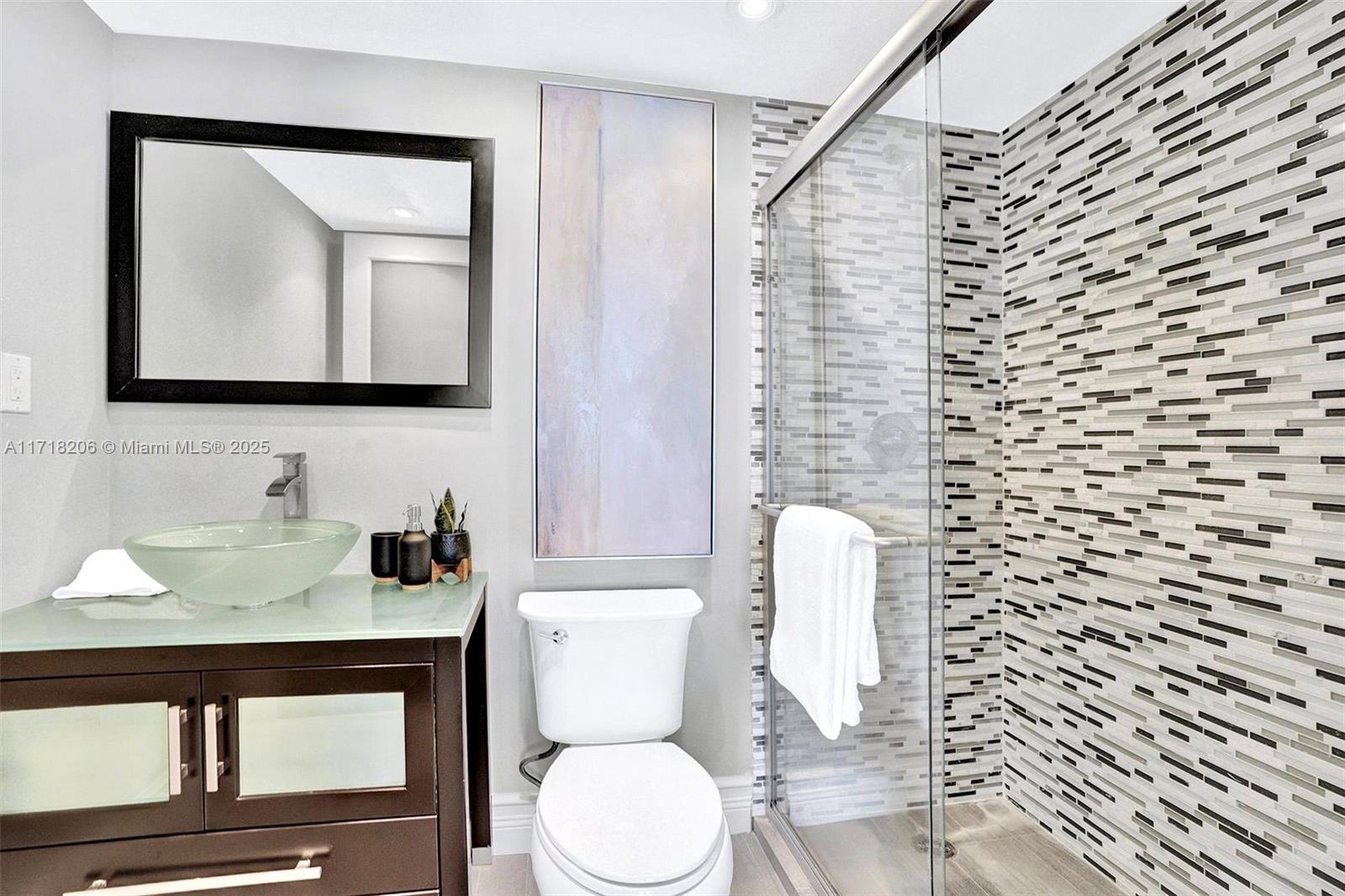 Ver detalles 605 1 / 2 810 sq. ft. $ 2025-07-31 0 foto
