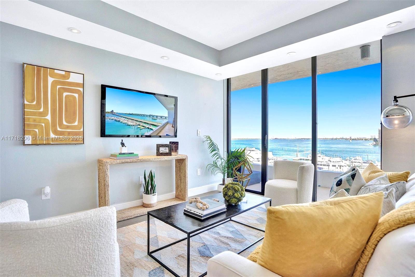 Ver detalles 605 1 / 2 810 sq. ft. $ 2025-07-31 0 foto