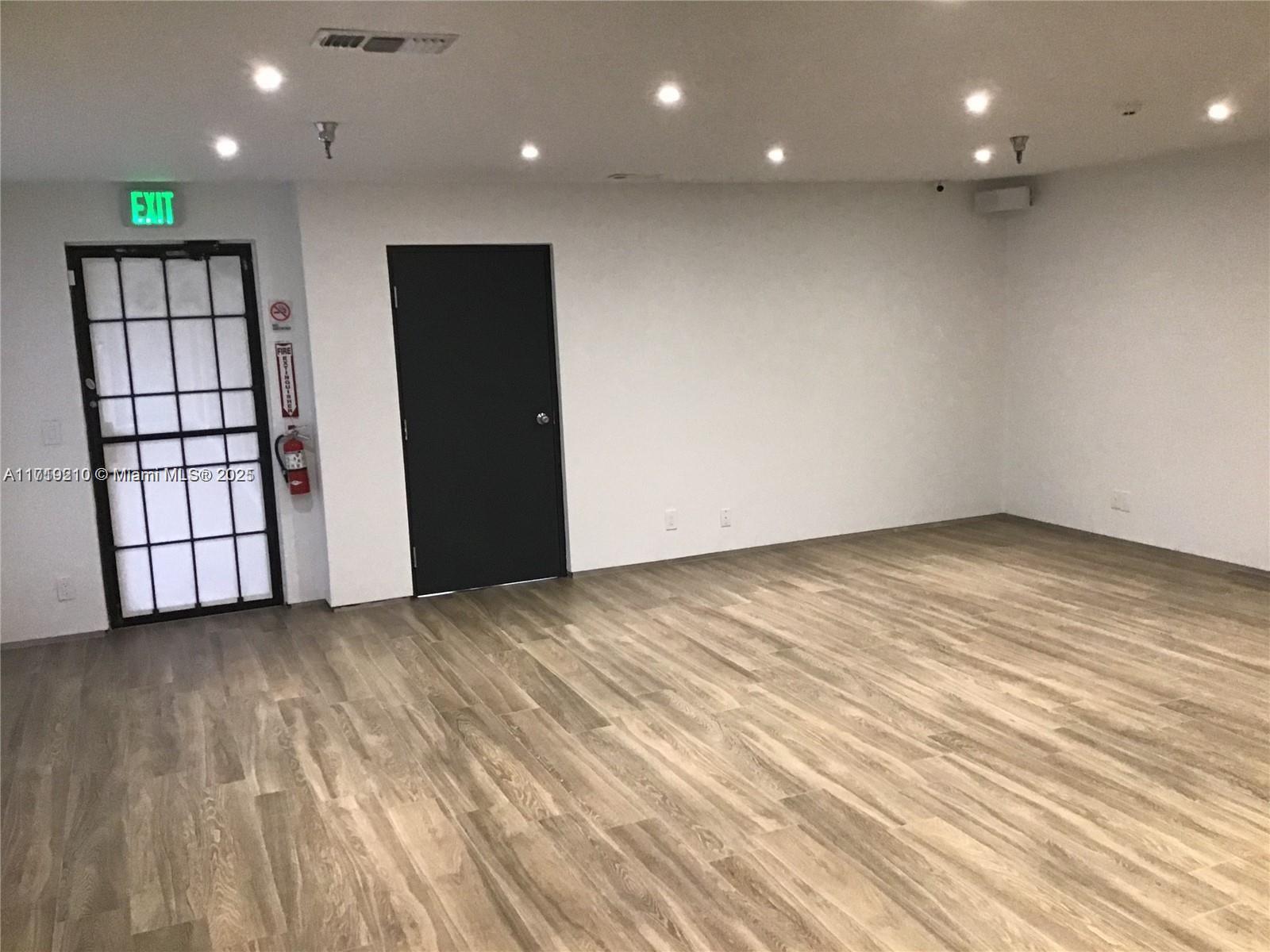 See details A 3 / sq. ft. $ 2025-08-04 0 Photo