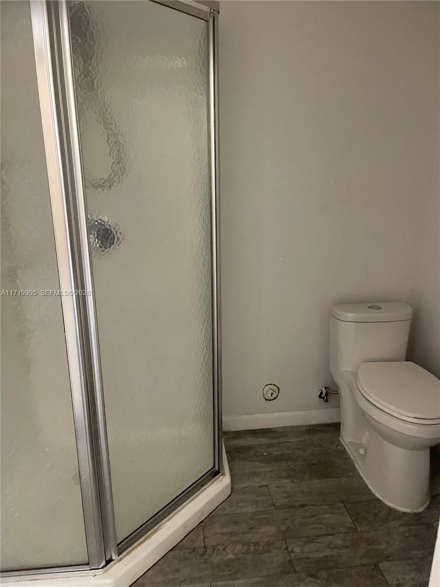 C10  /   sq. ft. $ 2025-03-18 0 Photo