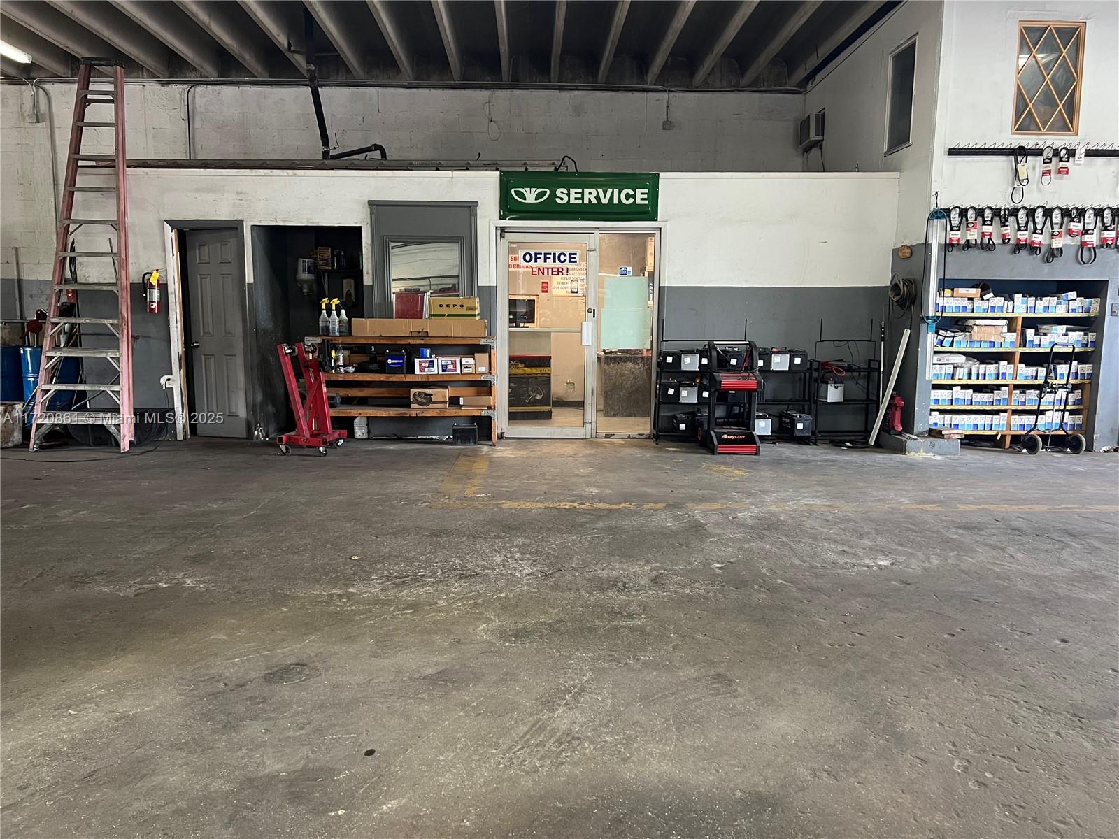  /   sq. ft. $ 2025-01-09 0 Photo