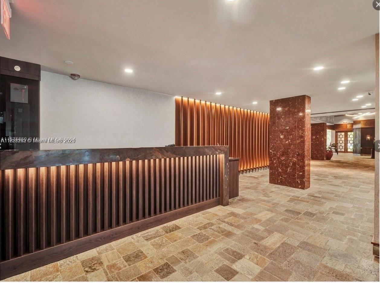 Ver detalles 1858 3 / 3 2749 sq. ft. $ 2025-05-19 0 foto