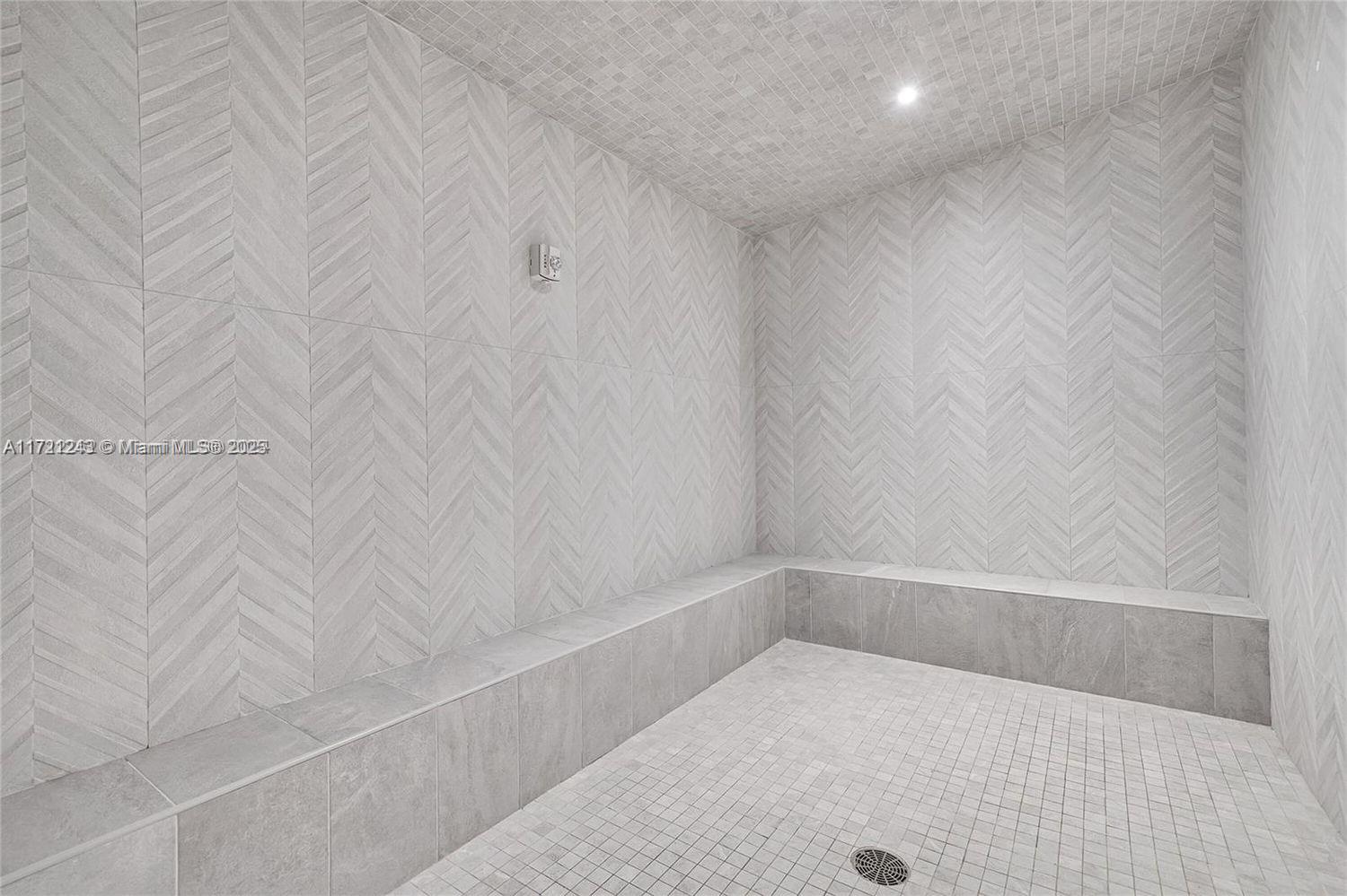 Ver detalles 1858 3 / 3 2749 sq. ft. $ 2025-05-19 0 foto