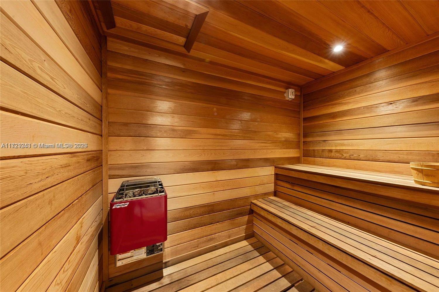 Ver detalles 1858 3 / 3 2749 sq. ft. $ 2025-05-19 0 foto