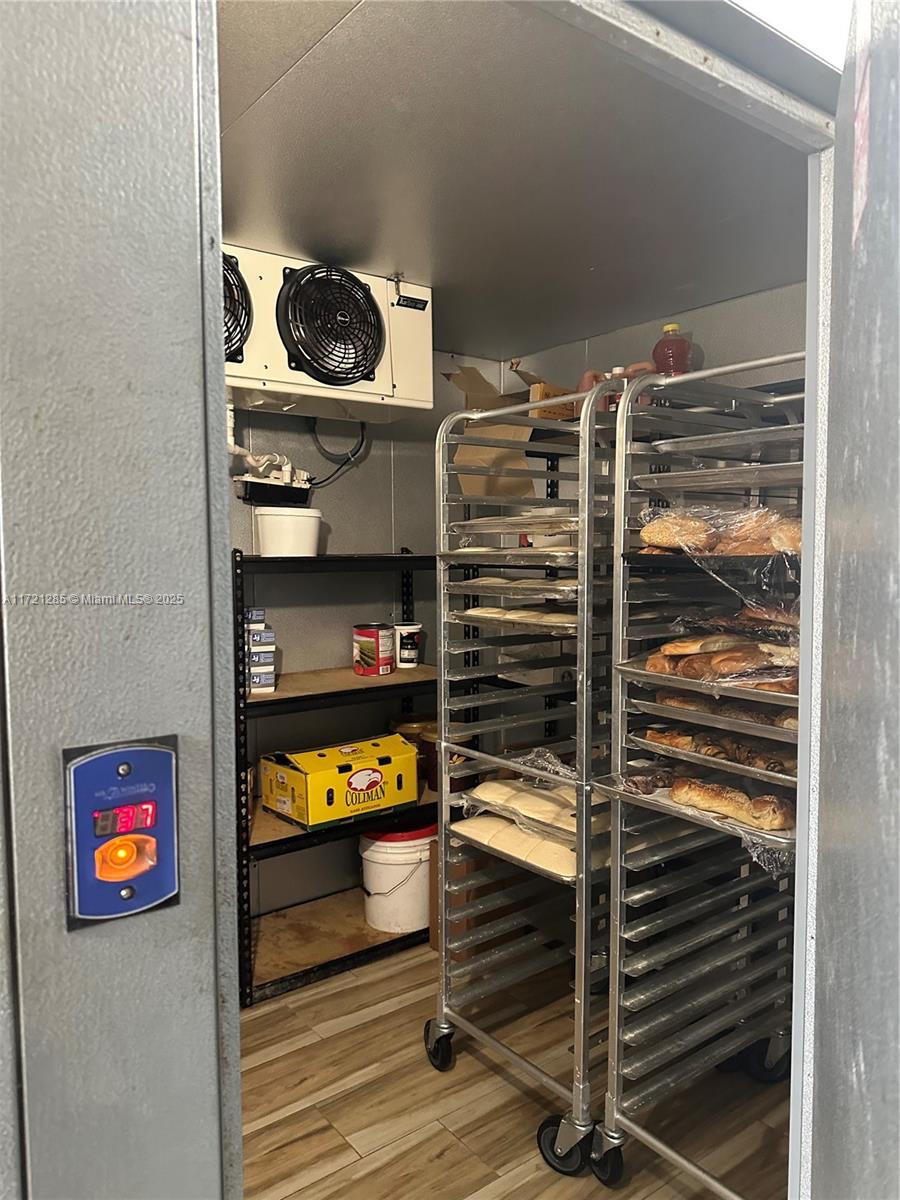 See details / sq. ft. $ 2025-01-09 0 Photo