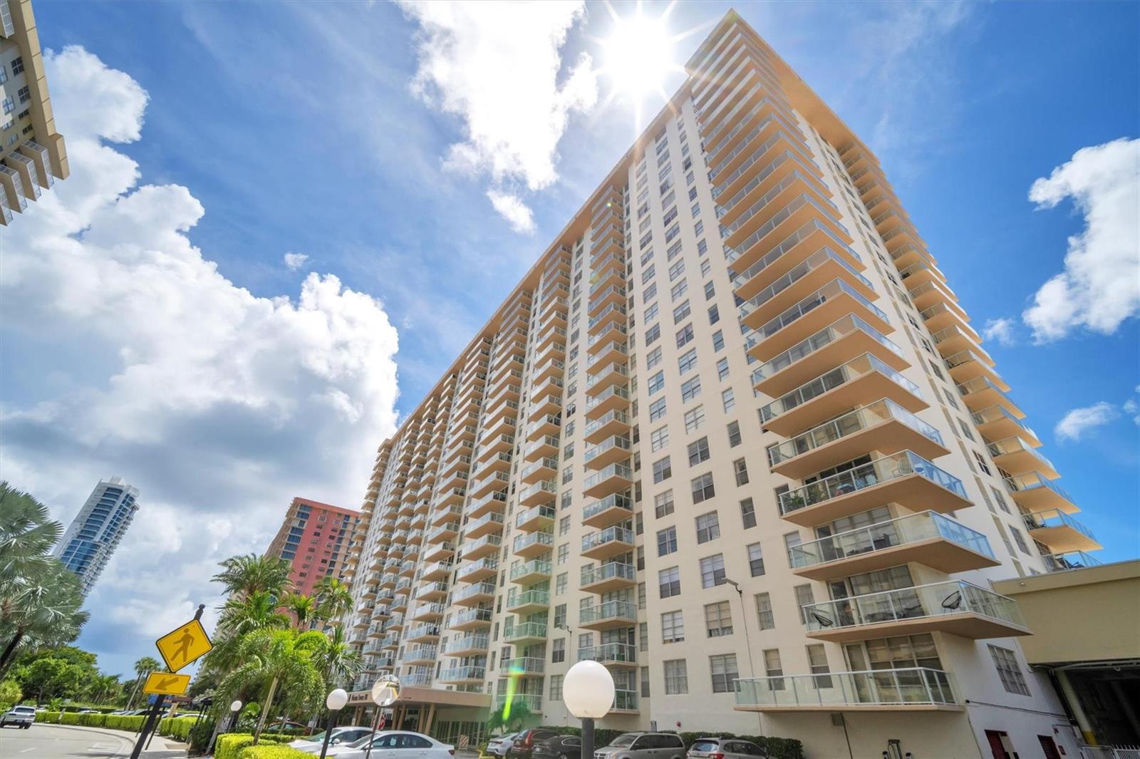Ver detalles 814 3 / 3 2400 sq. ft. $ 2025-06-10 0 foto