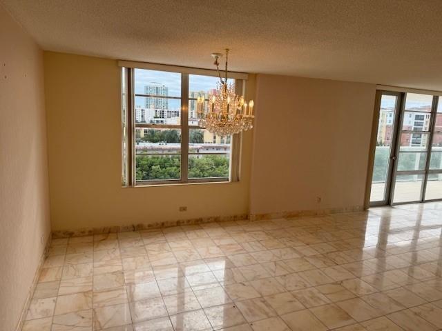Ver detalles 814 3 / 3 2400 sq. ft. $ 2025-06-10 0 foto