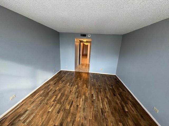 Ver detalles 814 3 / 3 2400 sq. ft. $ 2025-06-10 0 foto