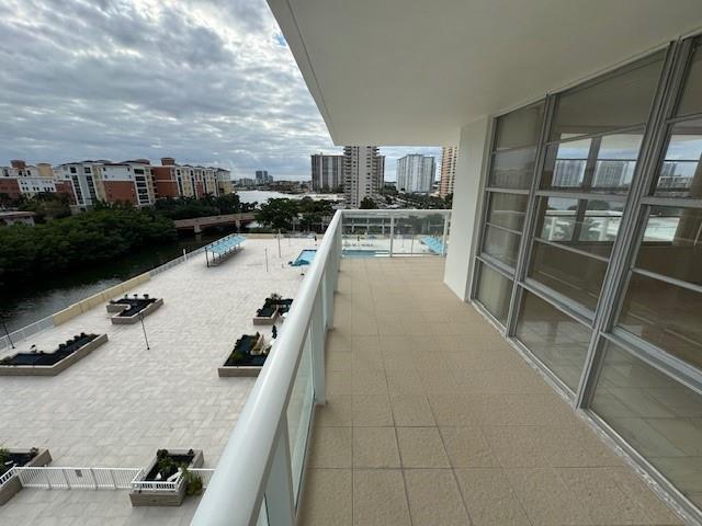 Ver detalles 814 3 / 3 2400 sq. ft. $ 2025-06-10 0 foto