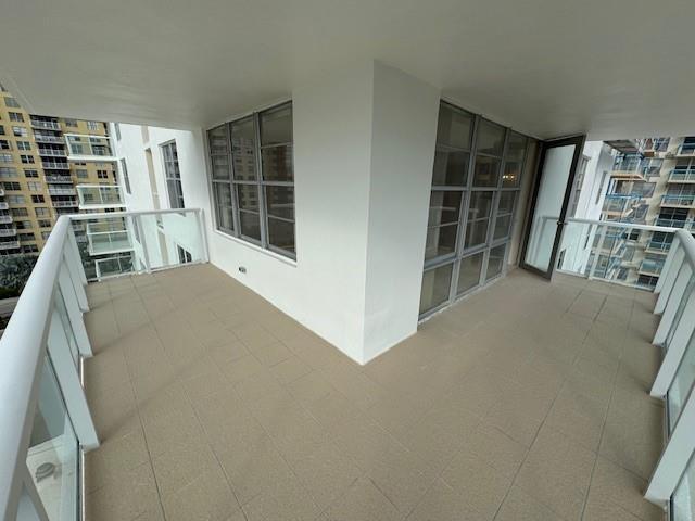 Ver detalles 814 3 / 3 2400 sq. ft. $ 2025-06-10 0 foto