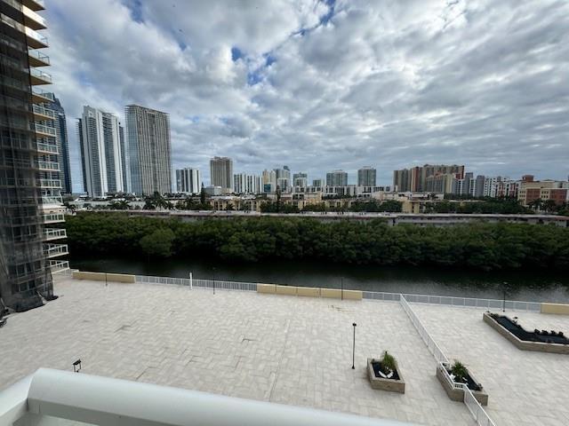 Ver detalles 814 3 / 3 2400 sq. ft. $ 2025-06-10 0 foto