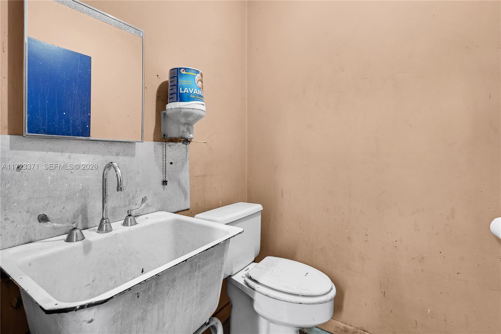   /   sq. ft. $ 2025-01-13 0 foto