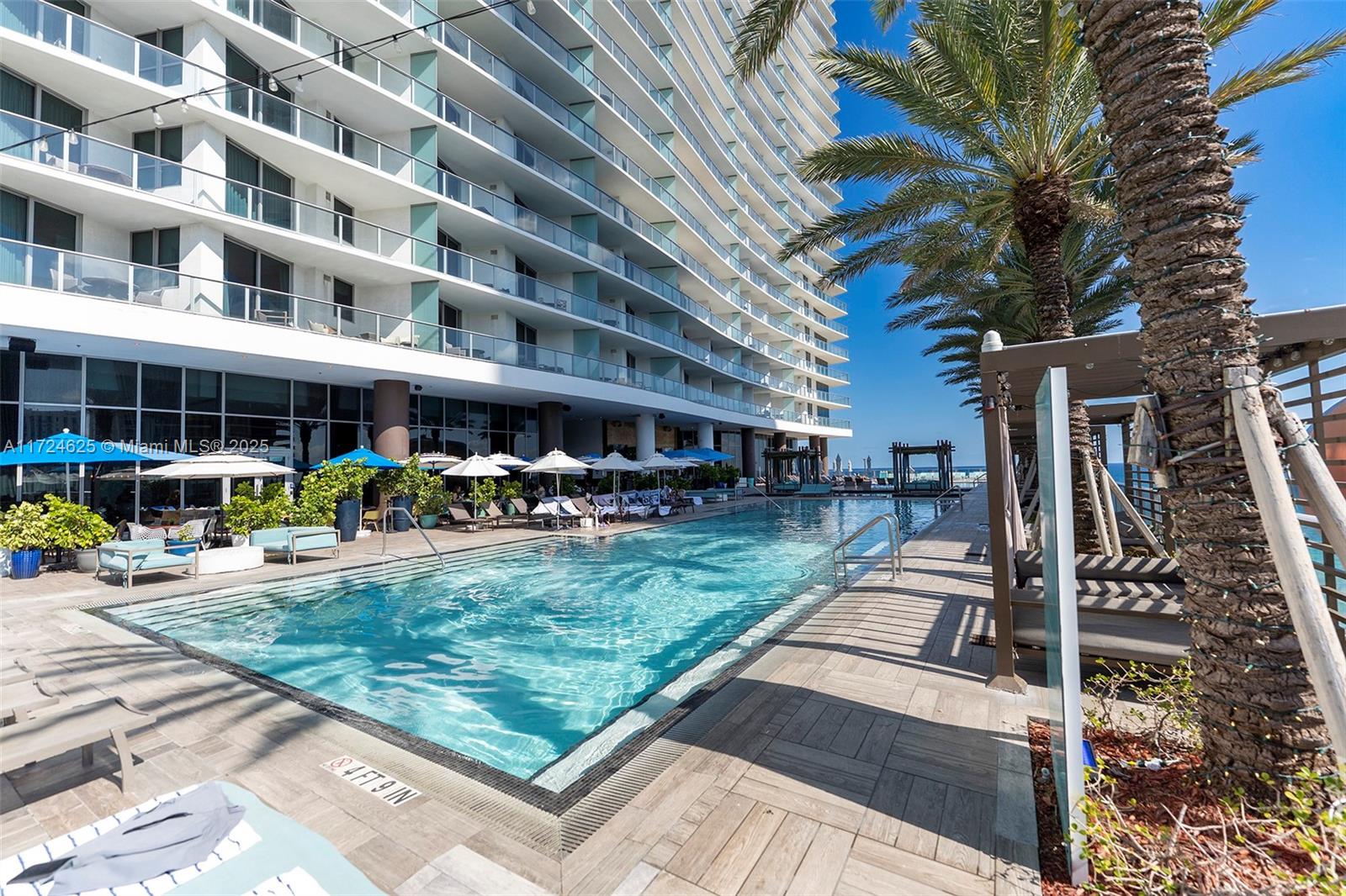 Подробнее 3511 2 / 2 1087 кв.футов $ 2025-01-14 0 Фото