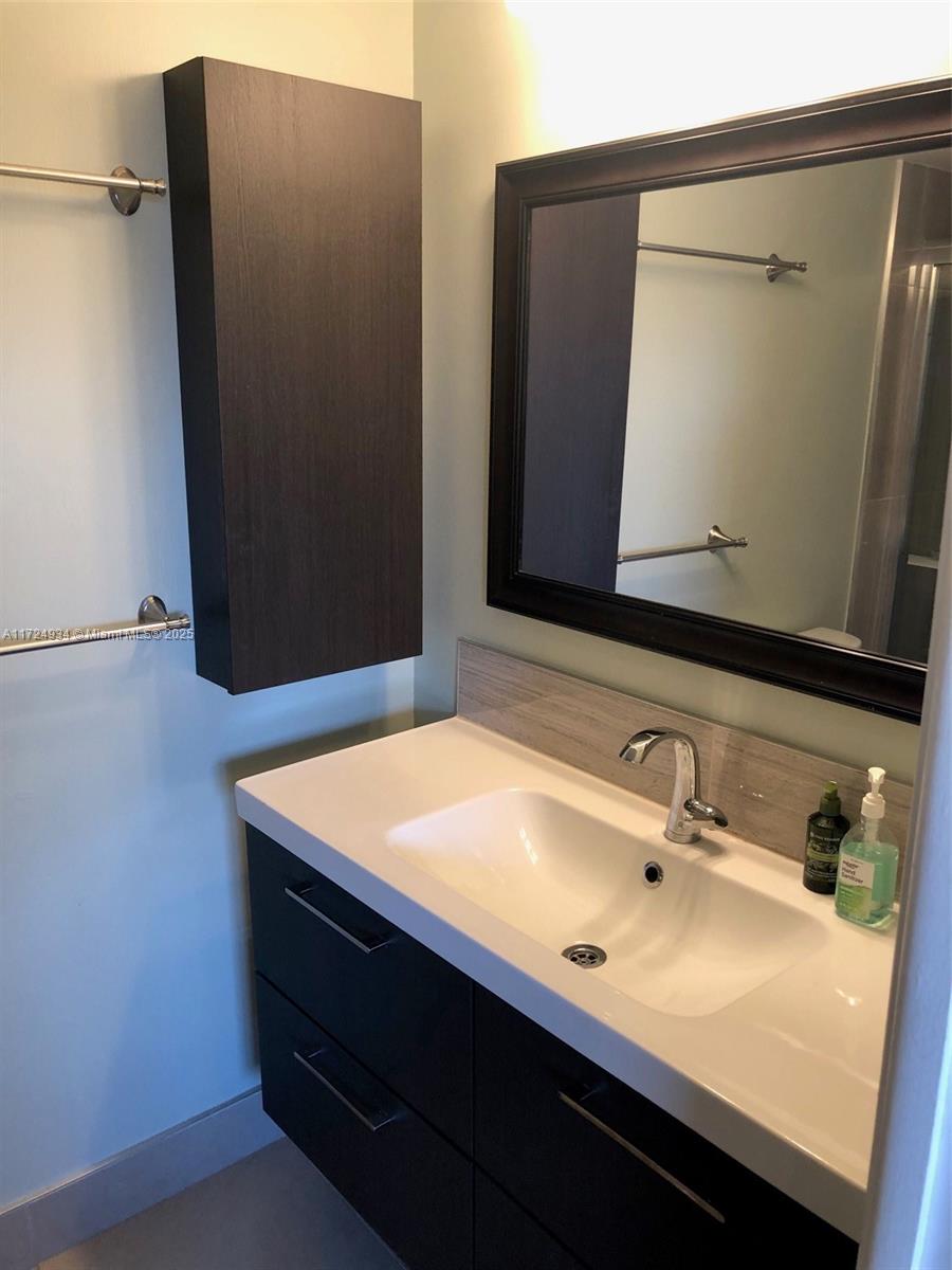 Photo of 319 14th Ave  #707, Hallandale Beach, Florida, 33009 - 