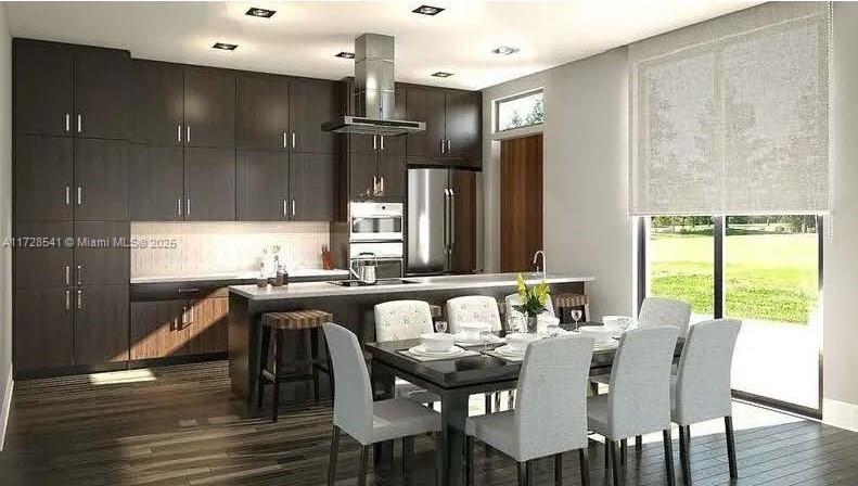   /   кв.футов $ 2025-06-27 0 Фото