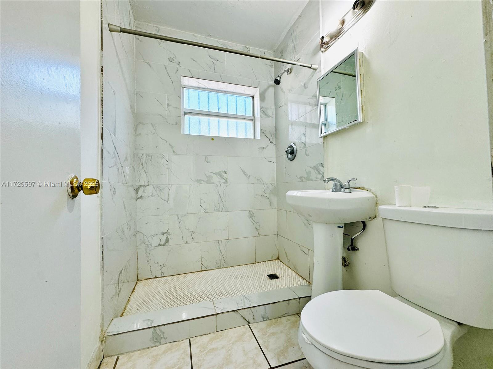   /  1560 sq. ft. $ 2025-01-22 0 Photo