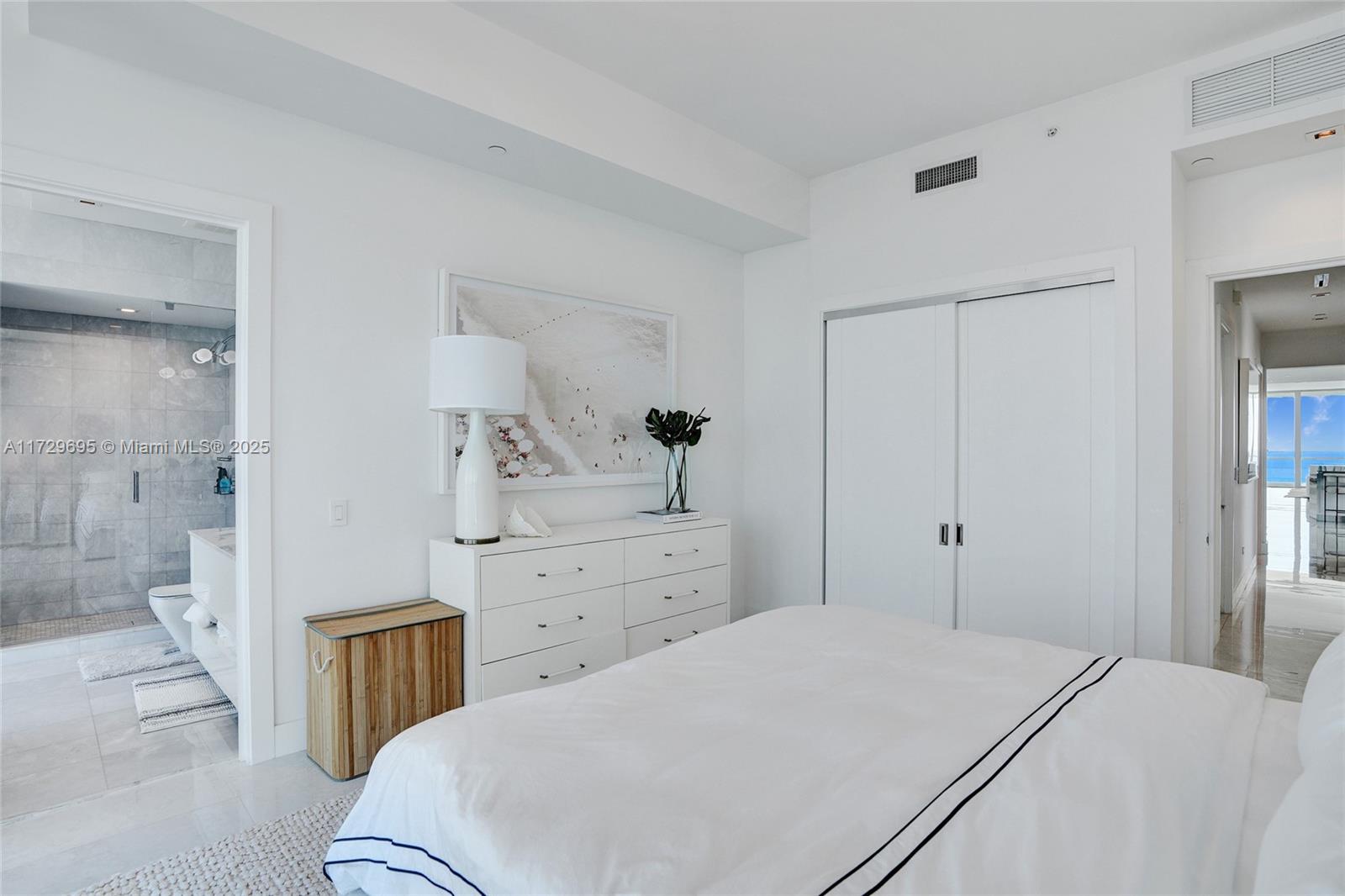 See details 4304 4 / 6 3252 sq. ft. $ 2025-01-22 0 Photo