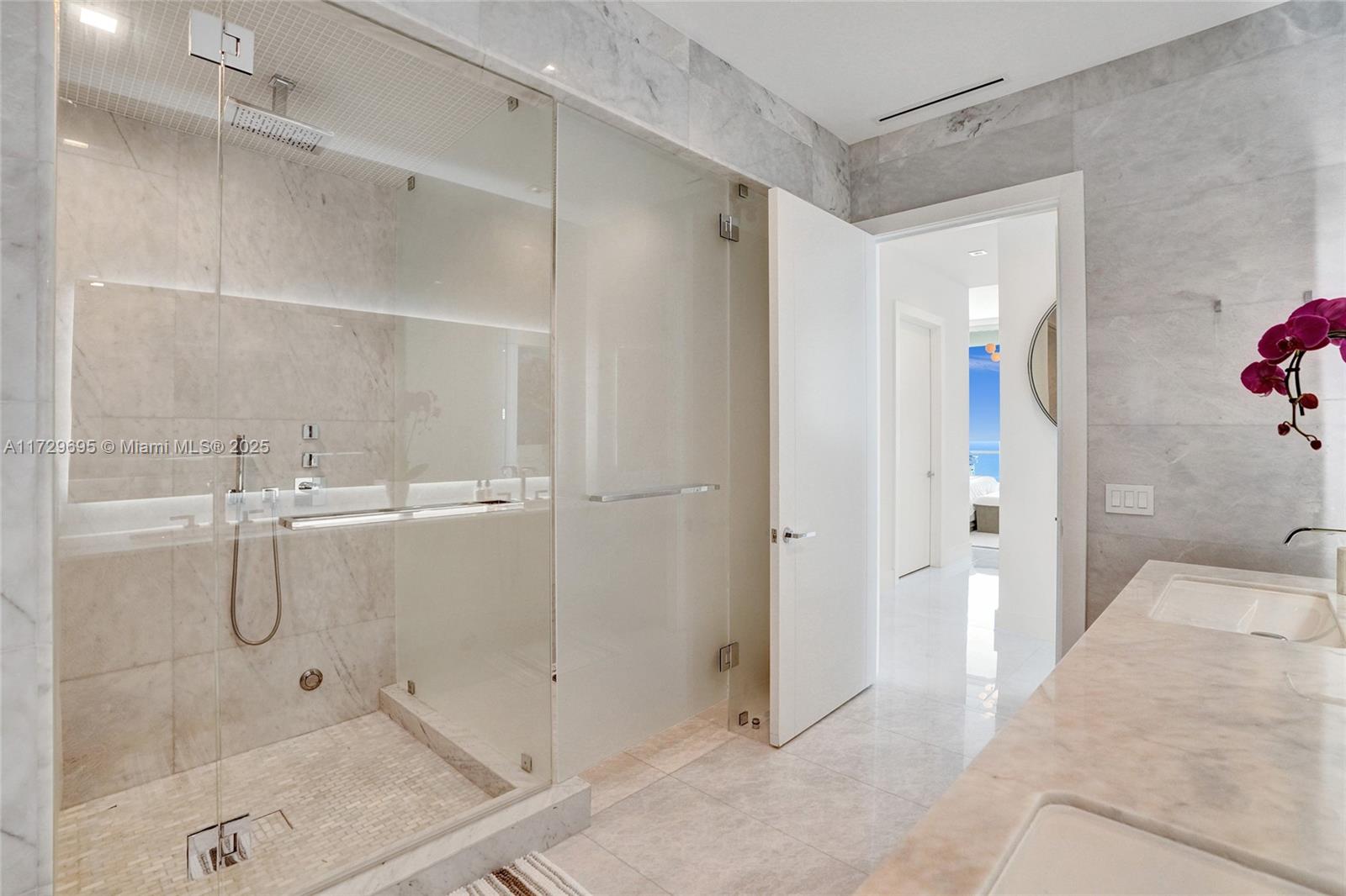 See details 4304 4 / 6 3252 sq. ft. $ 2025-01-22 0 Photo