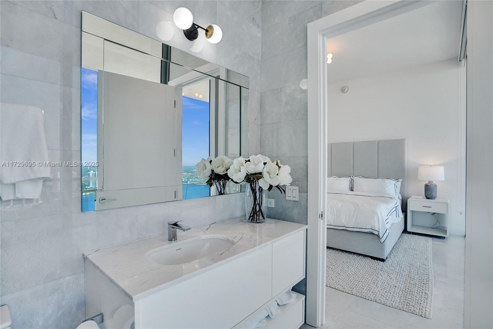 See details 4304 4 / 6 3252 sq. ft. $ 2025-01-22 0 Photo