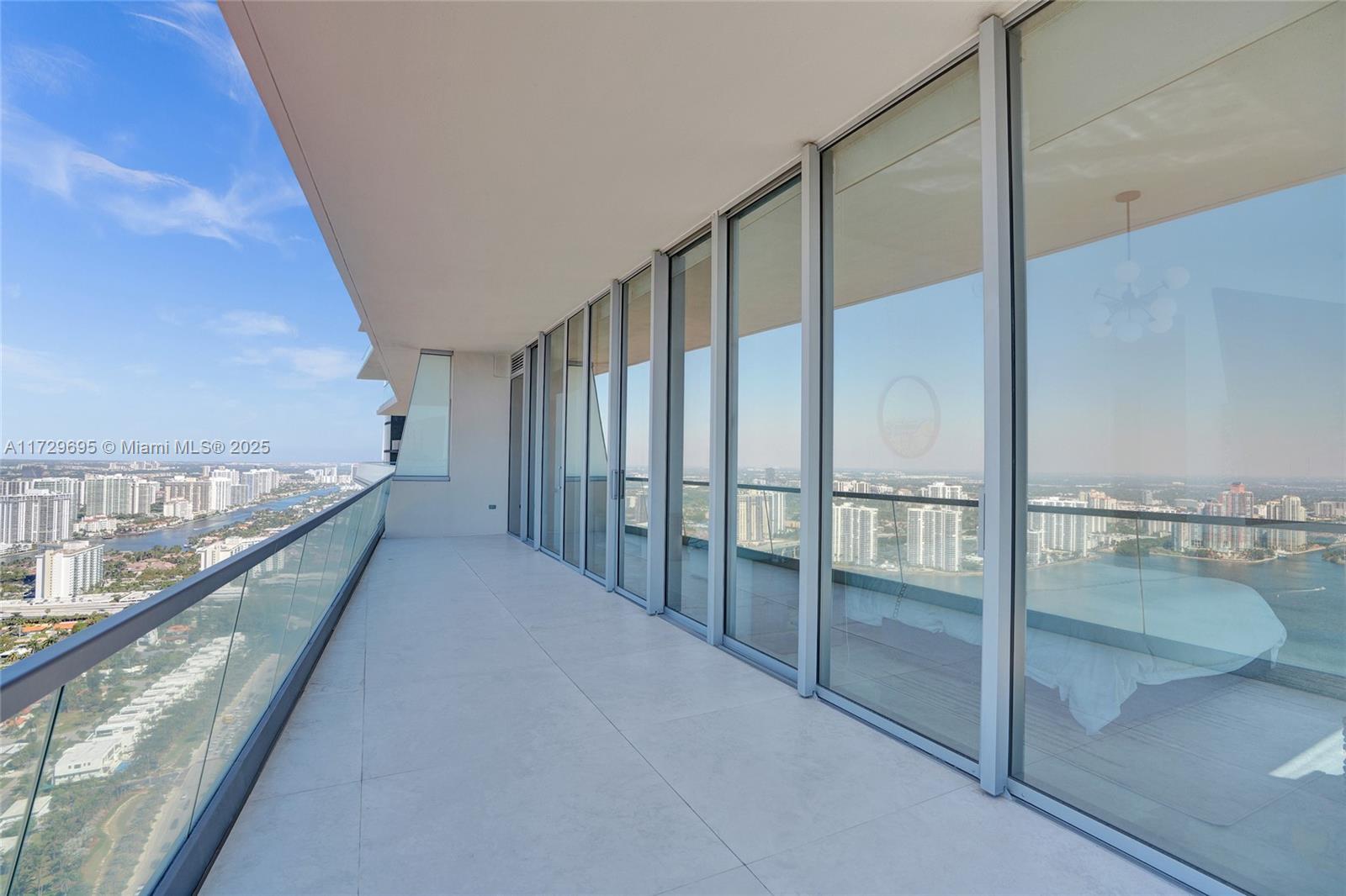 See details 4304 4 / 6 3252 sq. ft. $ 2025-01-22 0 Photo
