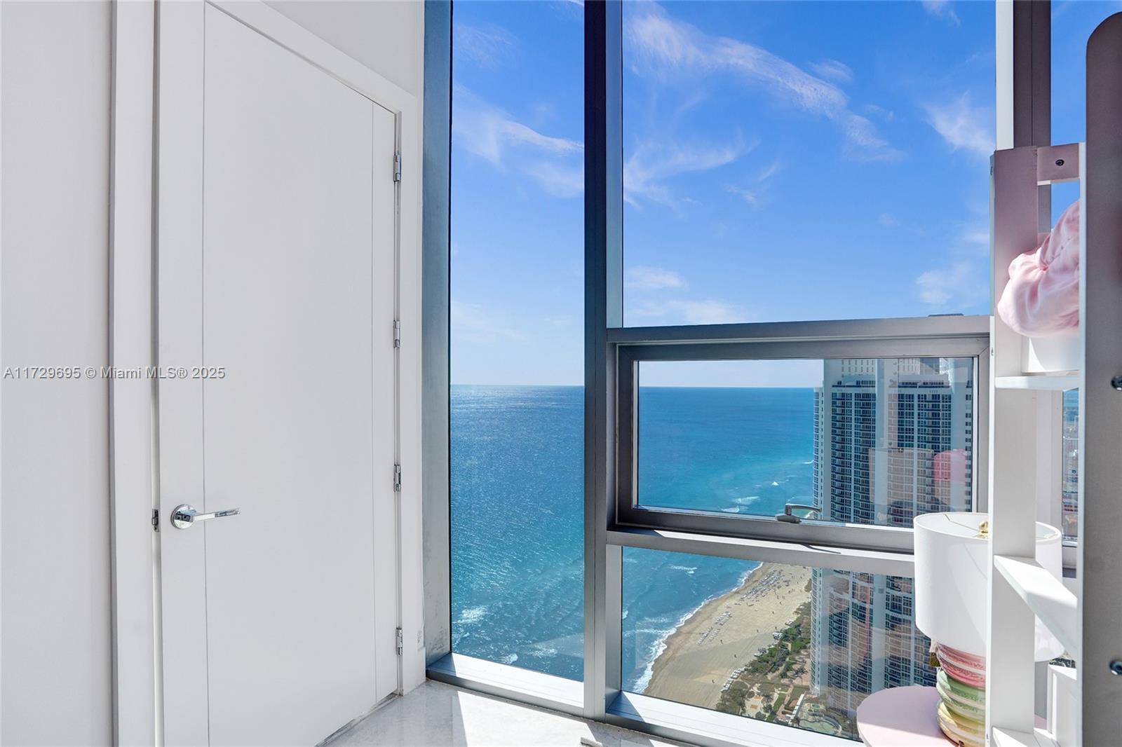 See details 4304 4 / 6 3252 sq. ft. $ 2025-01-22 0 Photo