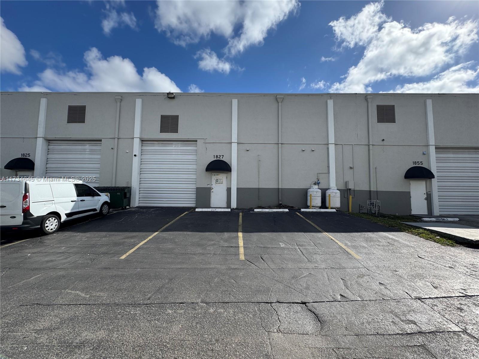 See details / sq. ft. $ 2025-09-09 0 Photo