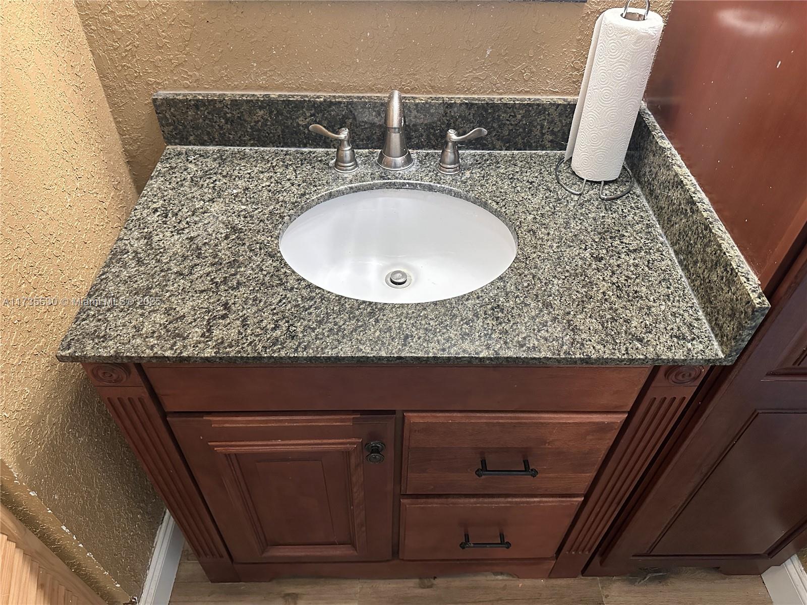 See details 1614 3 / 2 1808 sq. ft. $ 2025-10-30 0 Photo