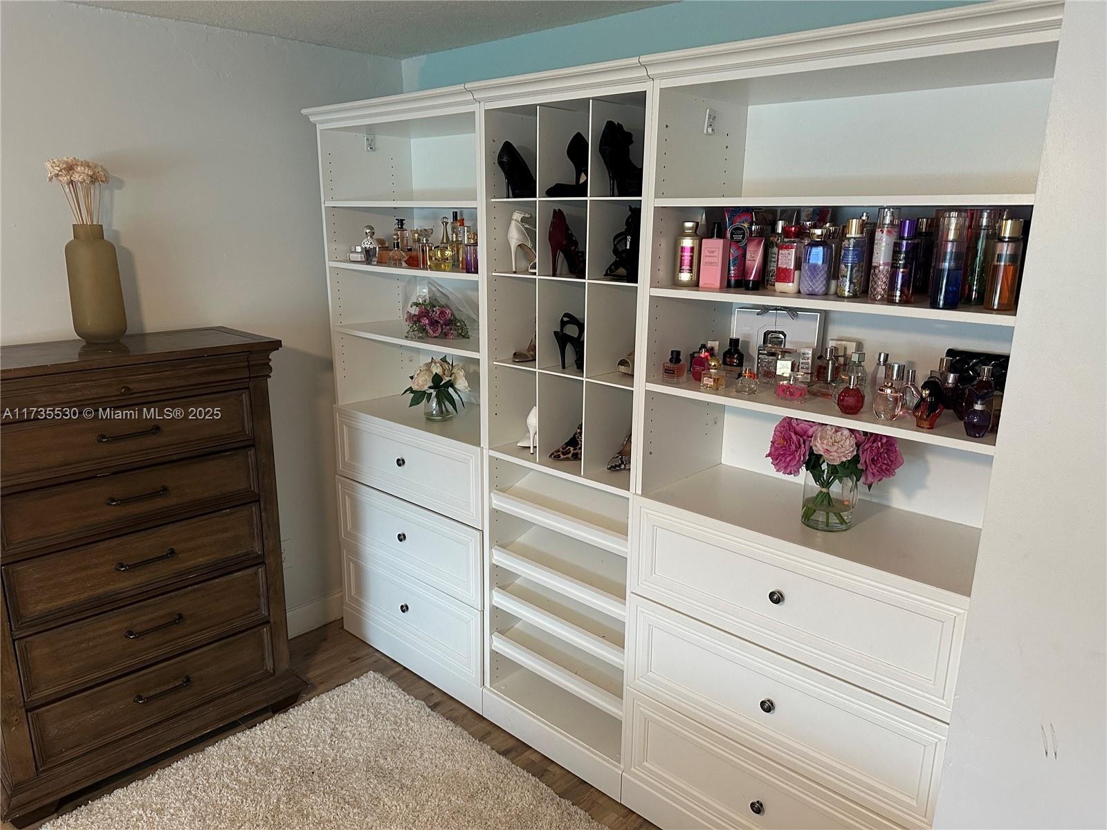 See details 1614 3 / 2 1808 sq. ft. $ 2025-10-30 0 Photo