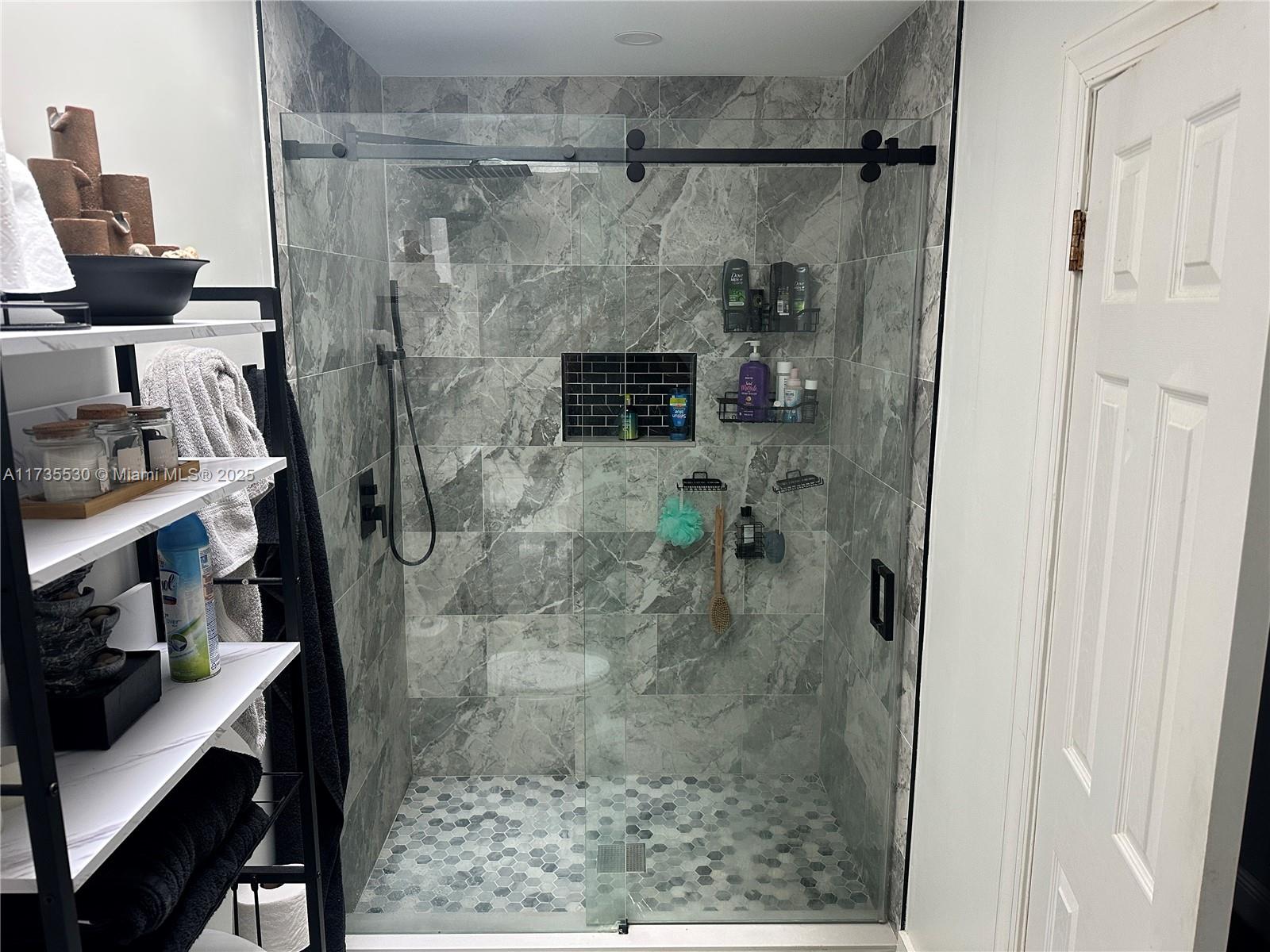 See details 1614 3 / 2 1808 sq. ft. $ 2025-10-30 0 Photo