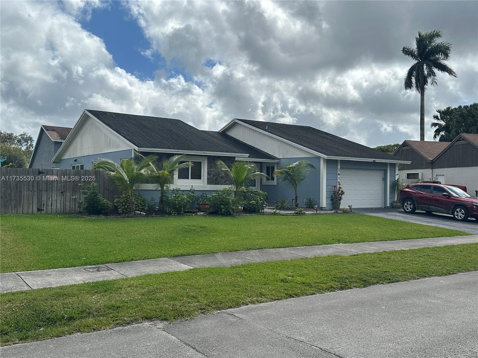 See details 1614 3 / 2 1808 sq. ft. $ 2025-10-30 0 Photo