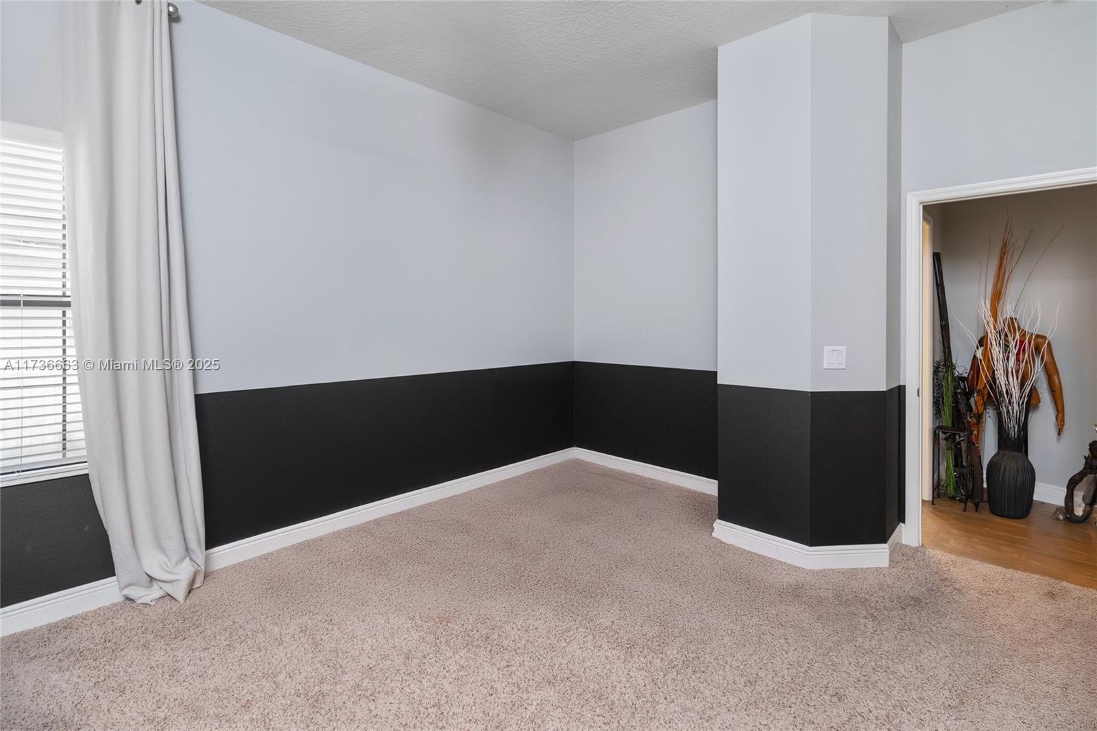Ver detalles 11436 5 / 4 sq. ft. $ 2026-04-22 0 foto