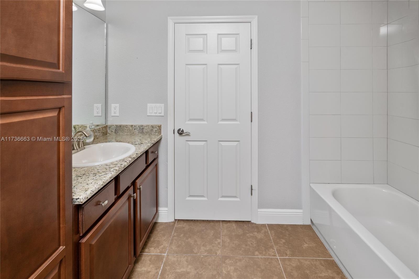 Ver detalles 11436 5 / 4 sq. ft. $ 2026-04-22 0 foto
